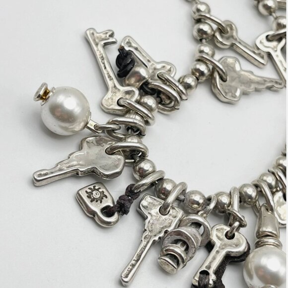 NWT Uno De 50 Statement Multi Charms Beaded Dangle Keys Pearl Silver Charm Chain - Picture 2 of 16